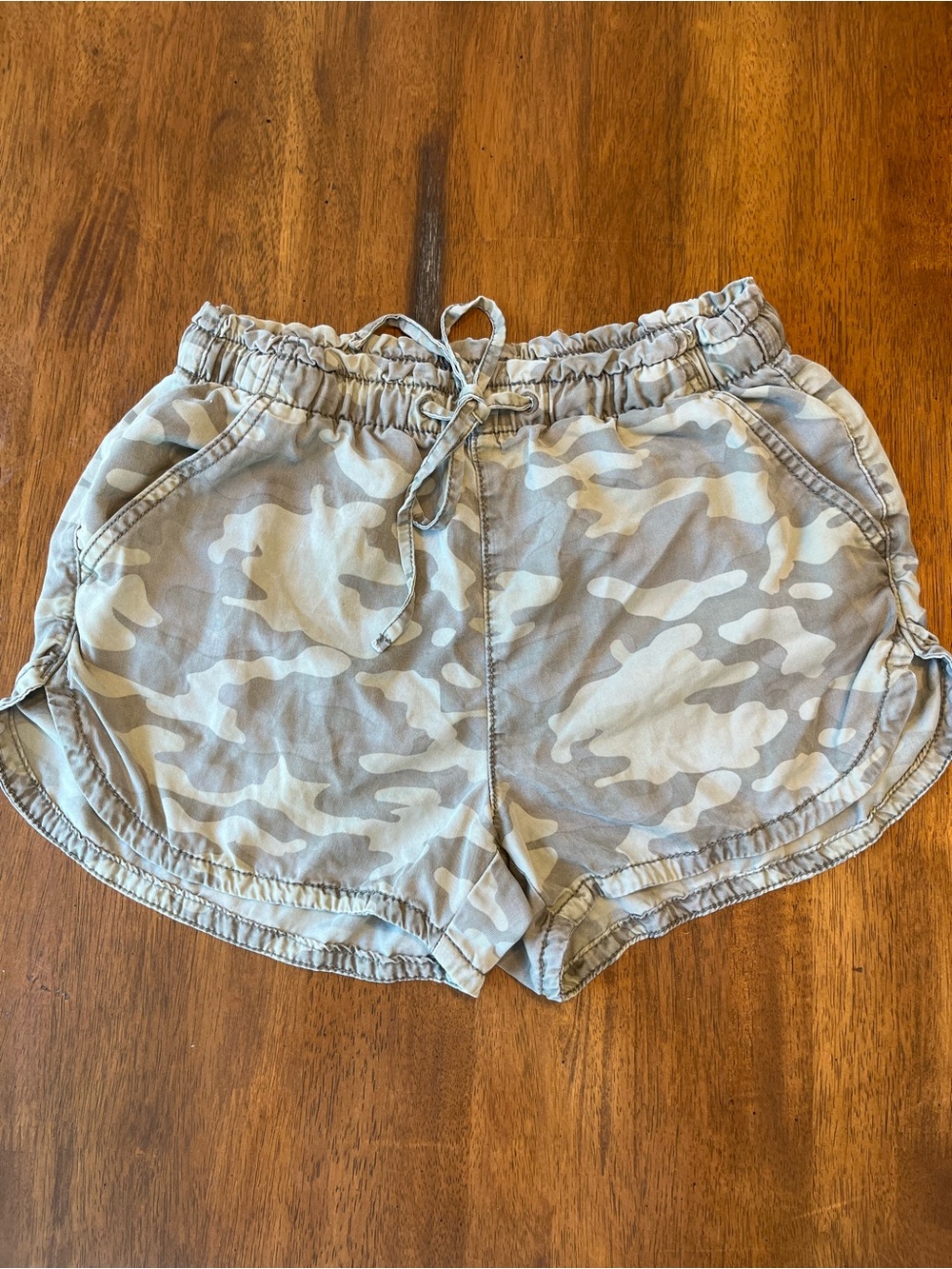 American Eagle Camo Lyocell Drawstring Shorts Small